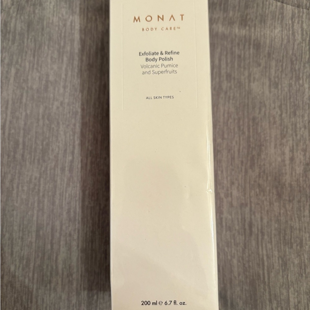 Monat White Exfoliant & Scrub Bath Essential